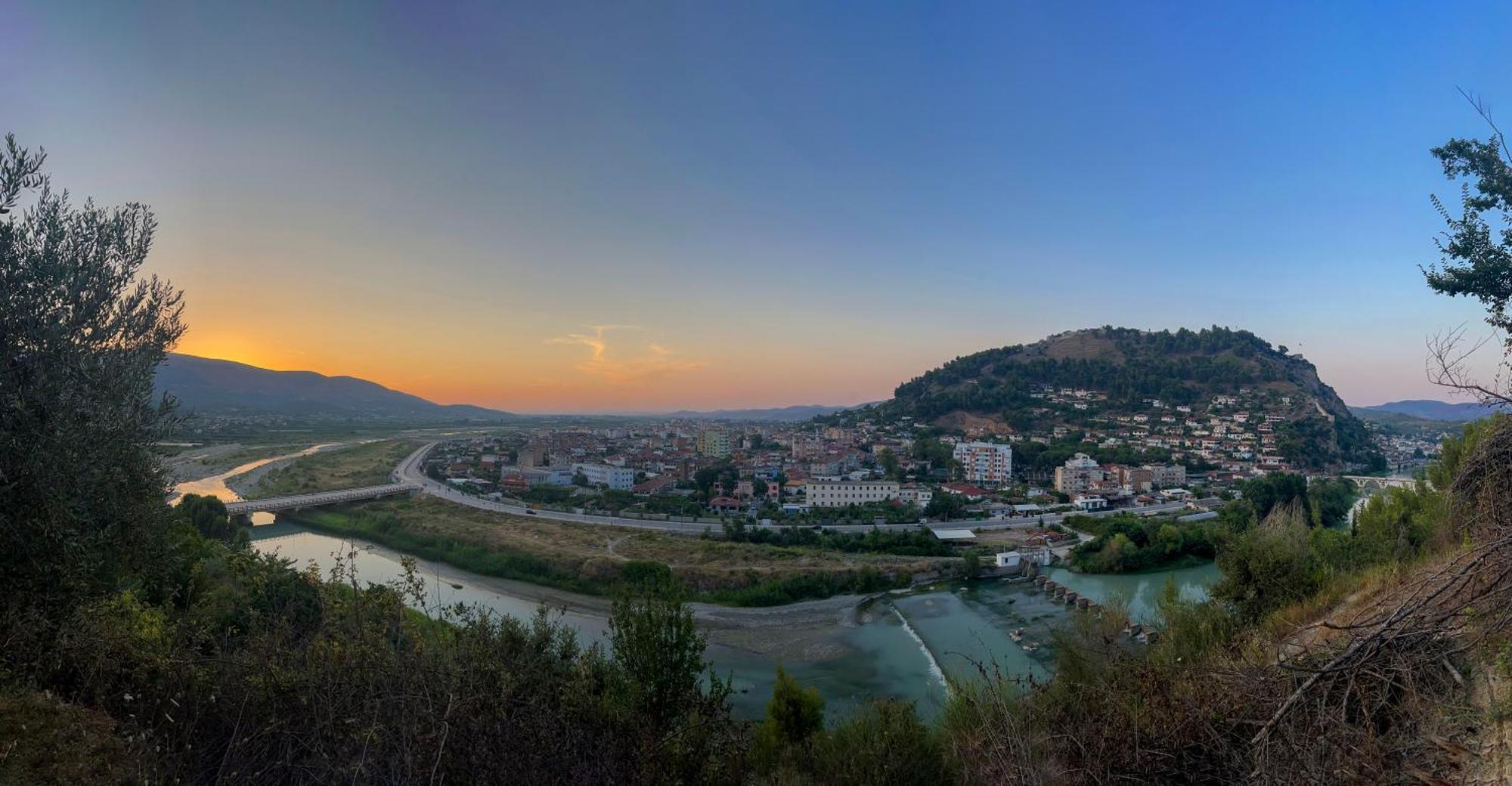 Bujtina Musta Guest House Berat Exterior photo