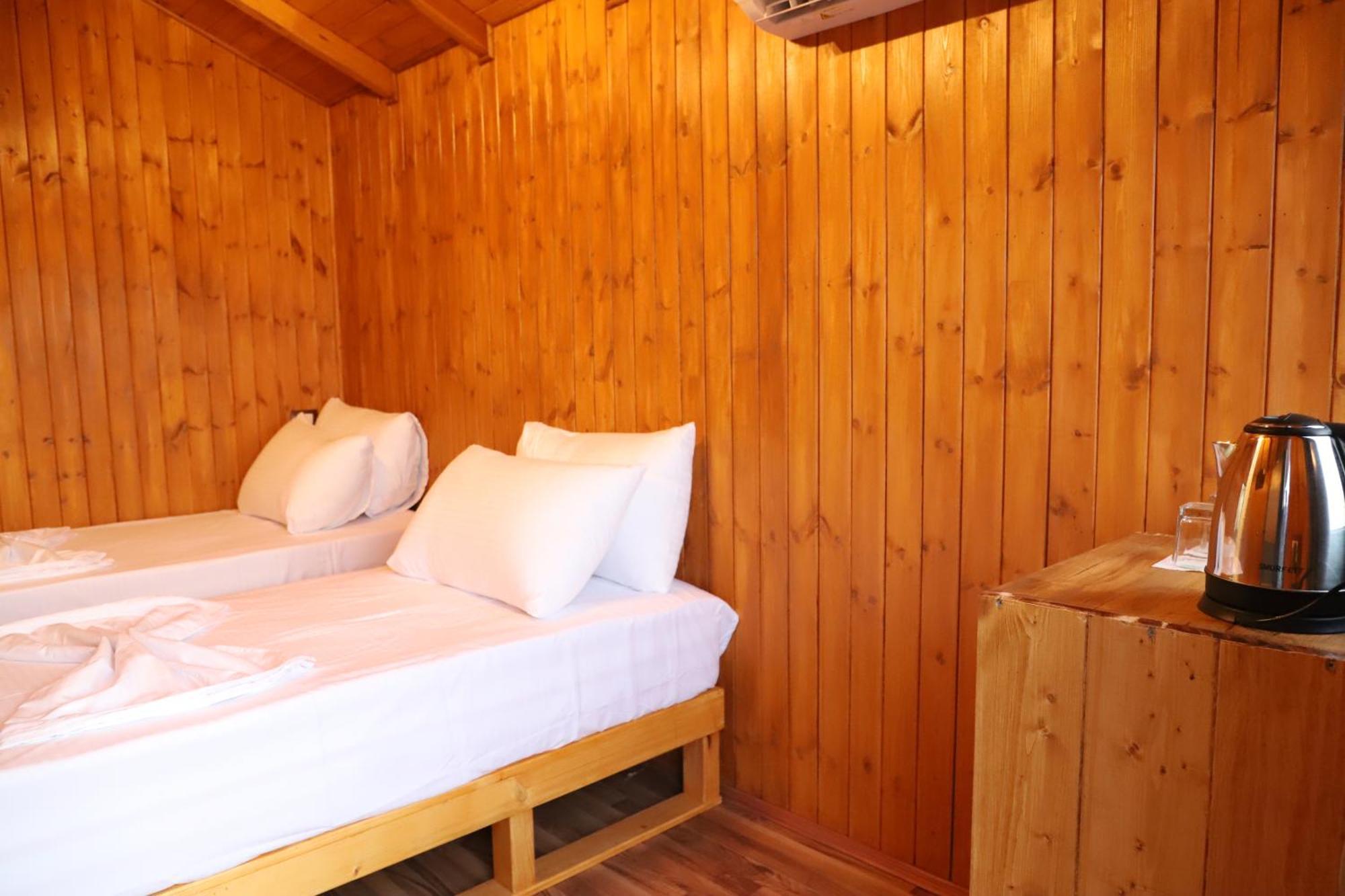 Bujtina Musta Guest House Berat Exterior photo